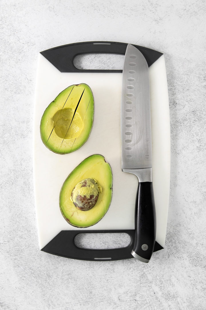photo showing how to slice avocado