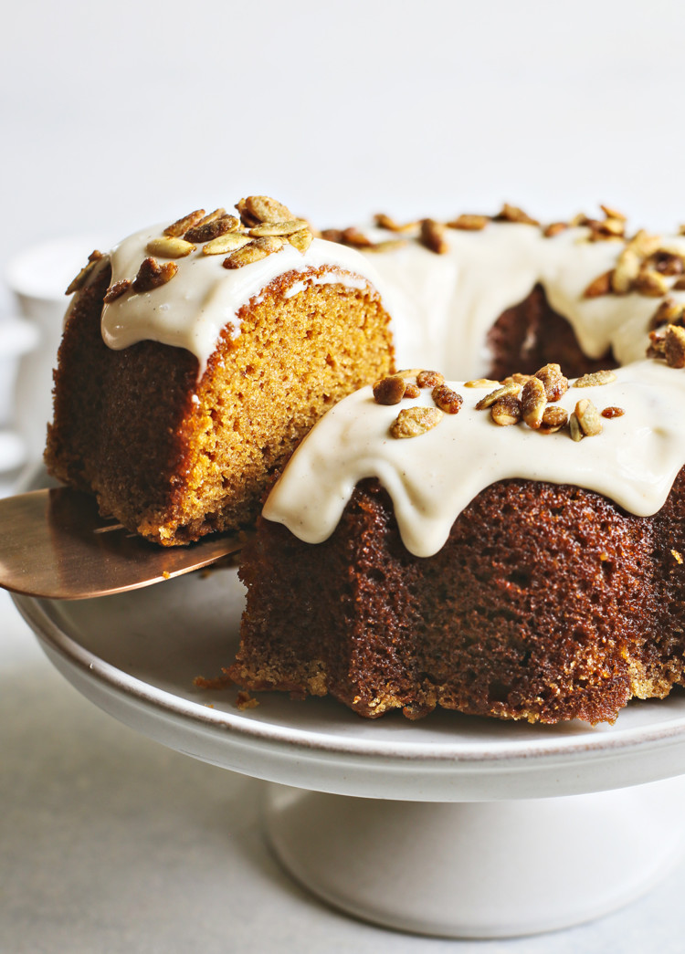 pumpkin bundt cake being served