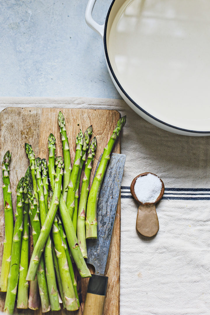 ingredients needed to blanch asparagus