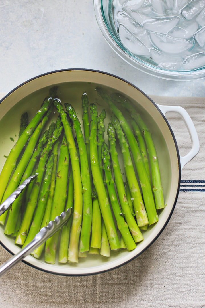 showing how to blanch asparagus