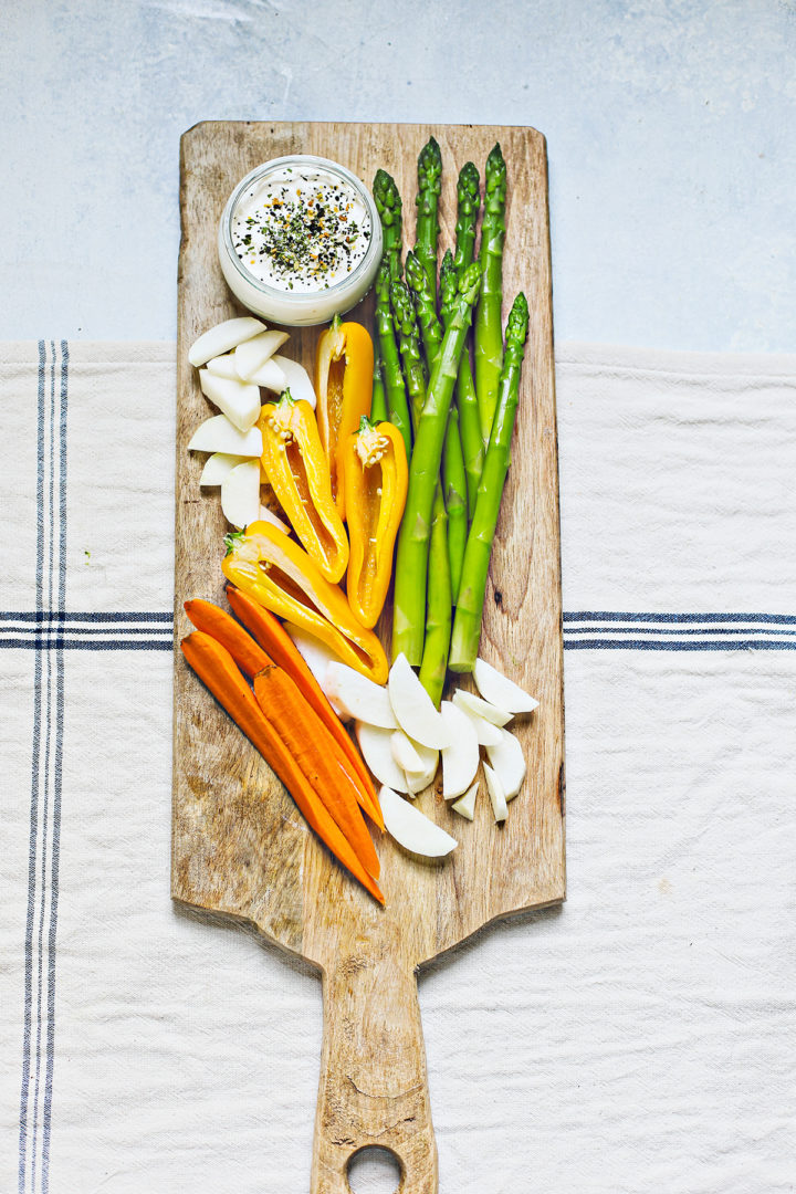 crudité platter with blanched asparagus