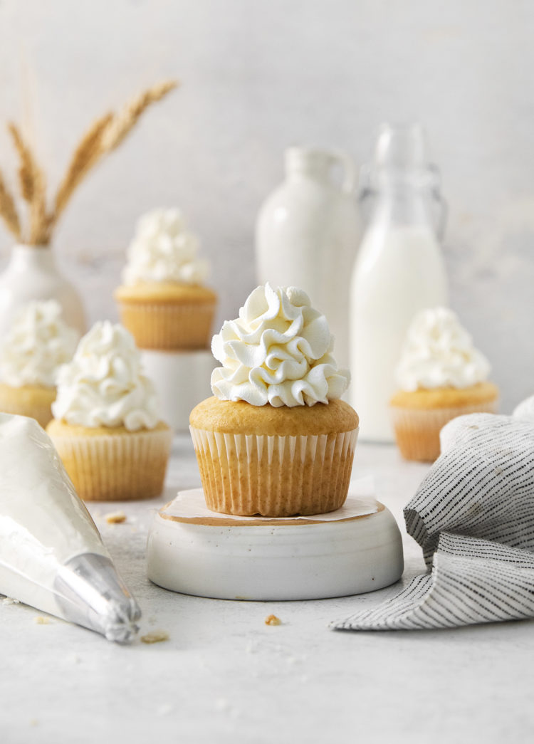 cupcakes decorated with gelatin stabilized whipped cream