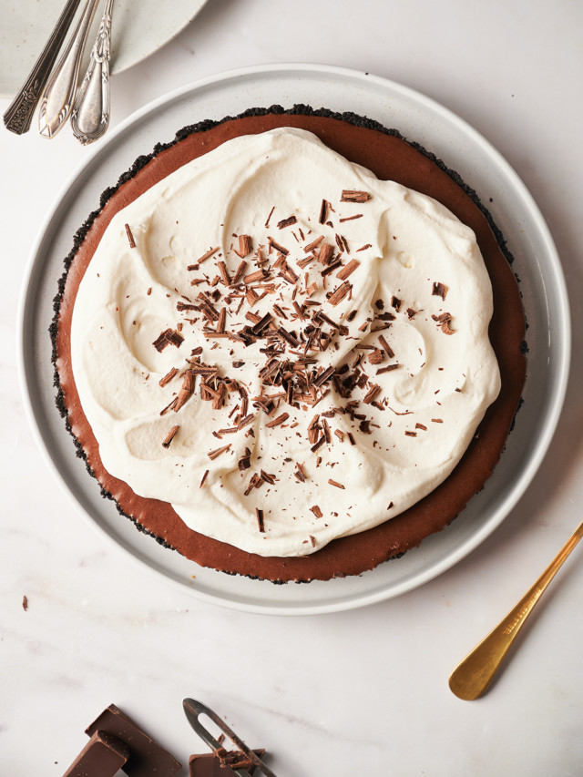 cropped-Chocolate-Tart-Garnished-with-Shaved-Chocolate.jpg