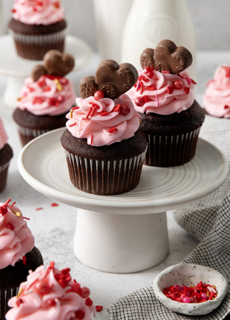 chocolate valentine cupcakes with pink frosting