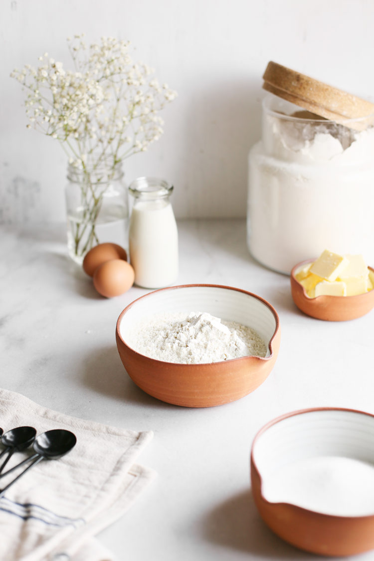 ingredients to make simple scones