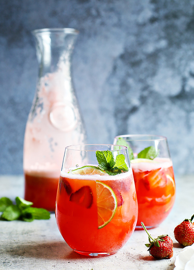 two glasses of strawberry agua fresca